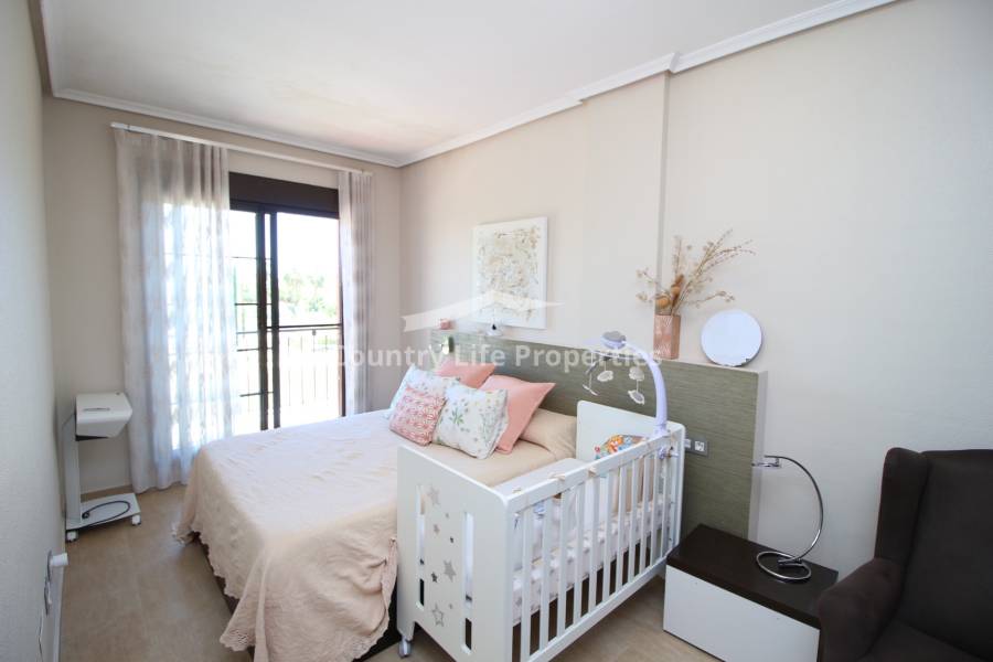 Resale - Townhouse - Dolores - Nuevo Sector 