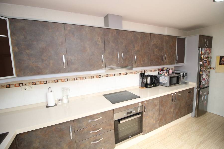 Resale - Townhouse - Dolores - Nuevo Sector 