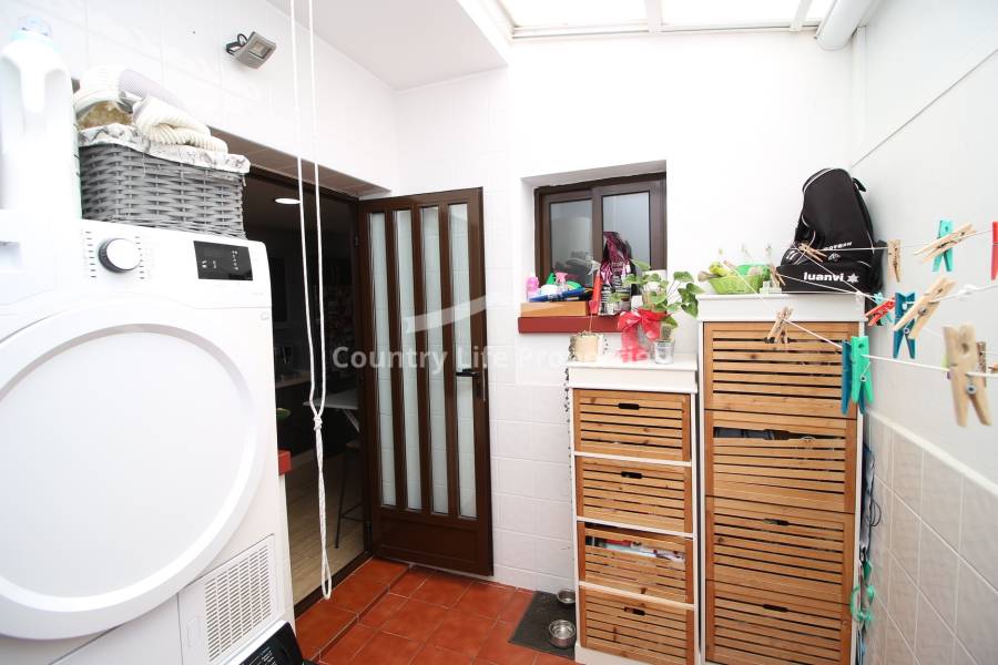 Resale - Townhouse - Dolores - Nuevo Sector 