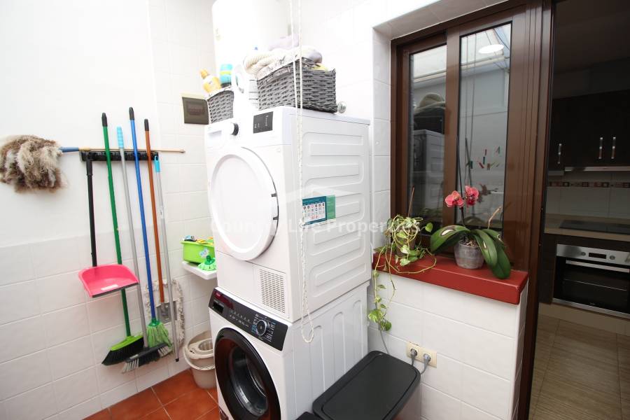 Resale - Townhouse - Dolores - Nuevo Sector 