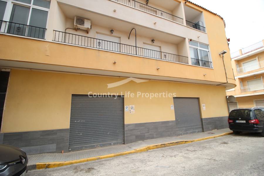 Resale - Garage - Dolores - Town