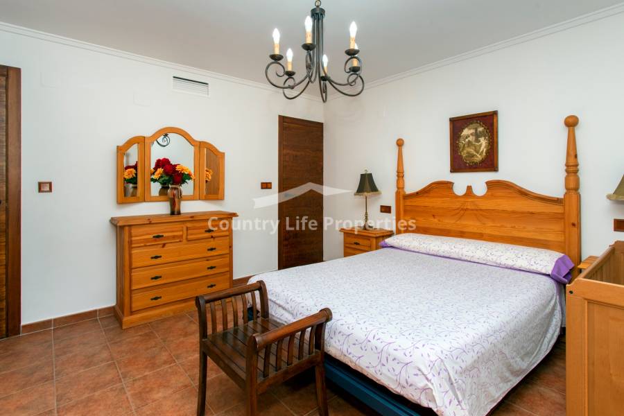 Revente - Chalet - Orihuela - .