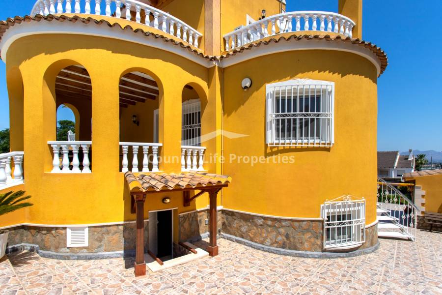 Revente - Chalet - Orihuela - .