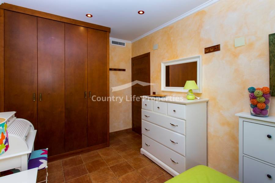 Revente - Chalet - Orihuela - .