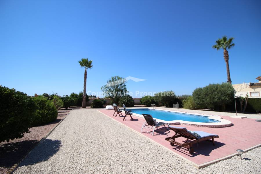 Resale - Villa - Catral - Countryside 