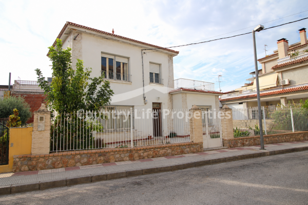 Casa de pueblo - Segunda Mano - Dolores - Pueblo
